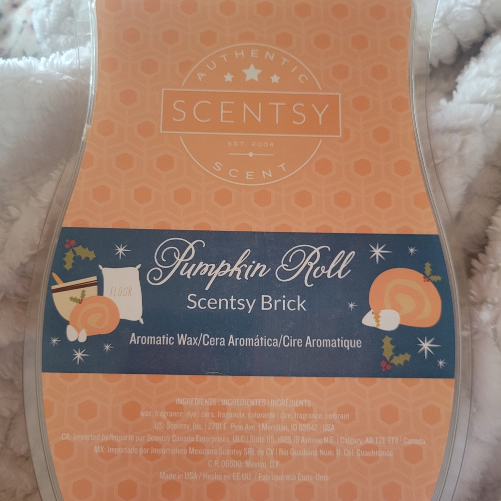 Scentsy Pumpkin Roll Wax Brick - Orange and Blue
